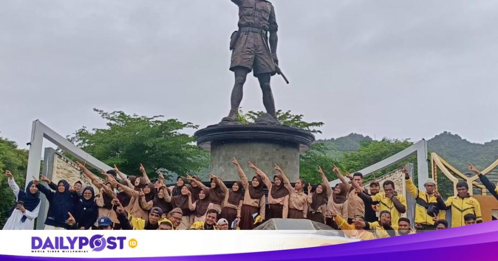 Sambut HUT Kemerdekaan RI Ke-79, Maxim Ajak Pelajar Tapak Tilas Tempat Bersejarah dengan&nbsp;Bentor